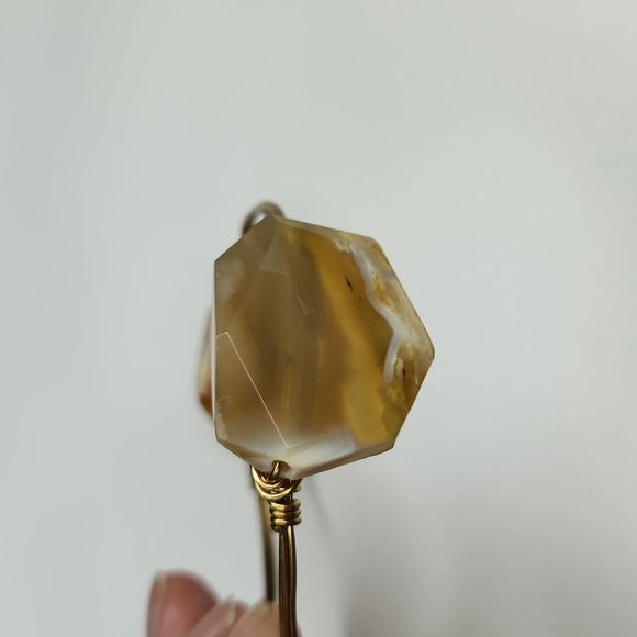 5 for $25! Bee Wired Tan Stone Agate Gold Tone Wire Bangle Bracelet - Picture 4 of 6